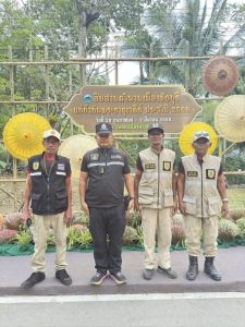 แห่ผ้าห่มพระธาตุเจดีย์ วัดเขาเมืองเก่าชัยบุรี